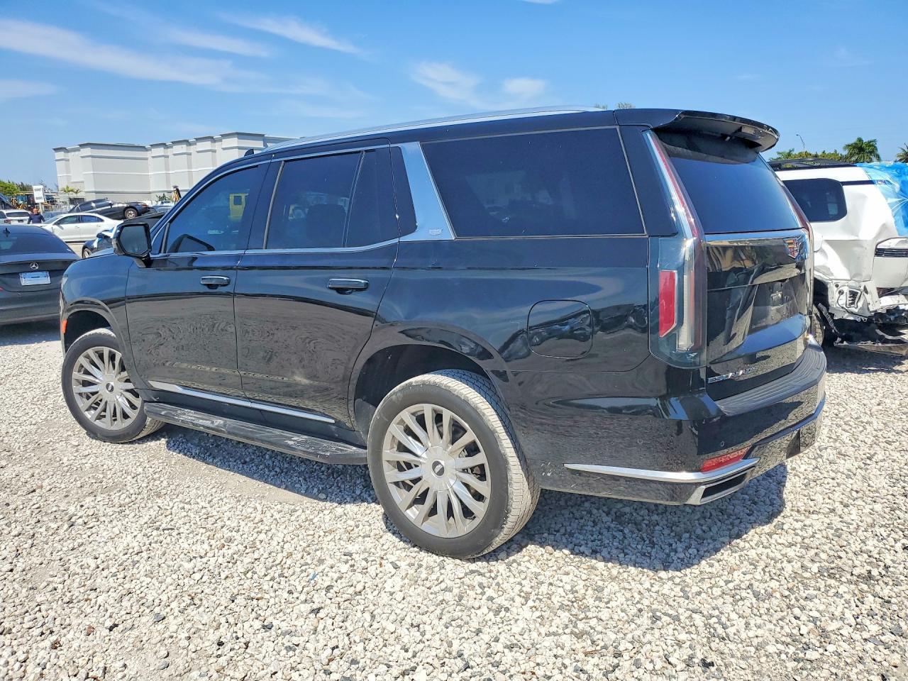 2022 Cadillac Escalade Premium Luxury - Image 2