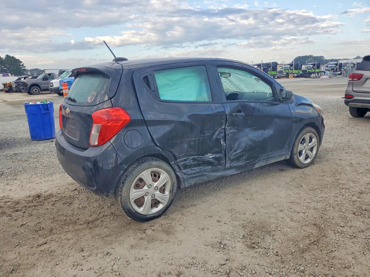 2019 Chevrolet Spark Ls - Фото 3
