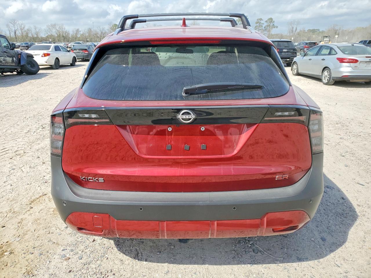 2025 Nissan Kicks Sr - Image 6