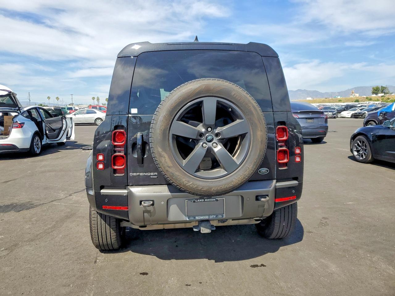 2022 Land Rover Defender 110 X-Dynamic Se - Фото 6