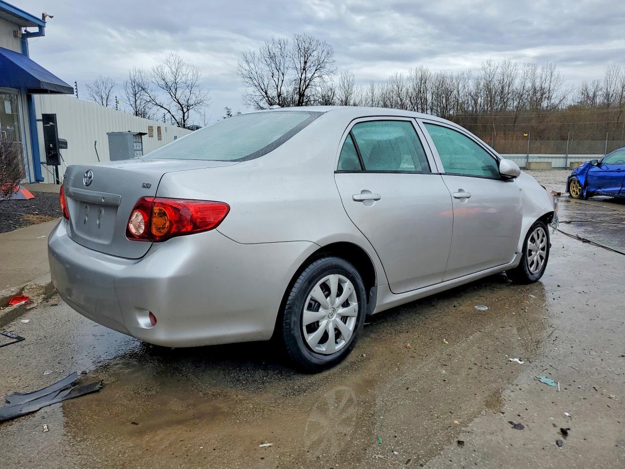 2010 Toyota Corolla Le - Фото 3