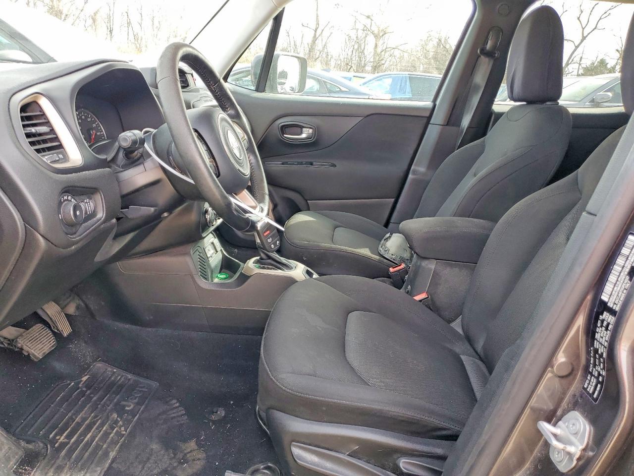 2016 Jeep Renegade Latitude - Image 7