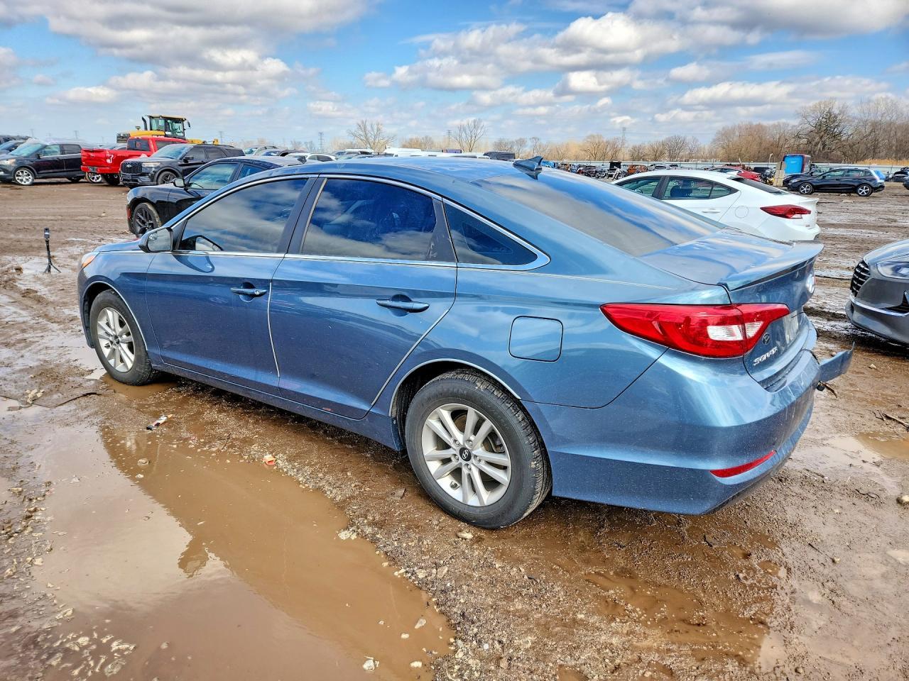 2017 Hyundai Sonata Base - Image 2