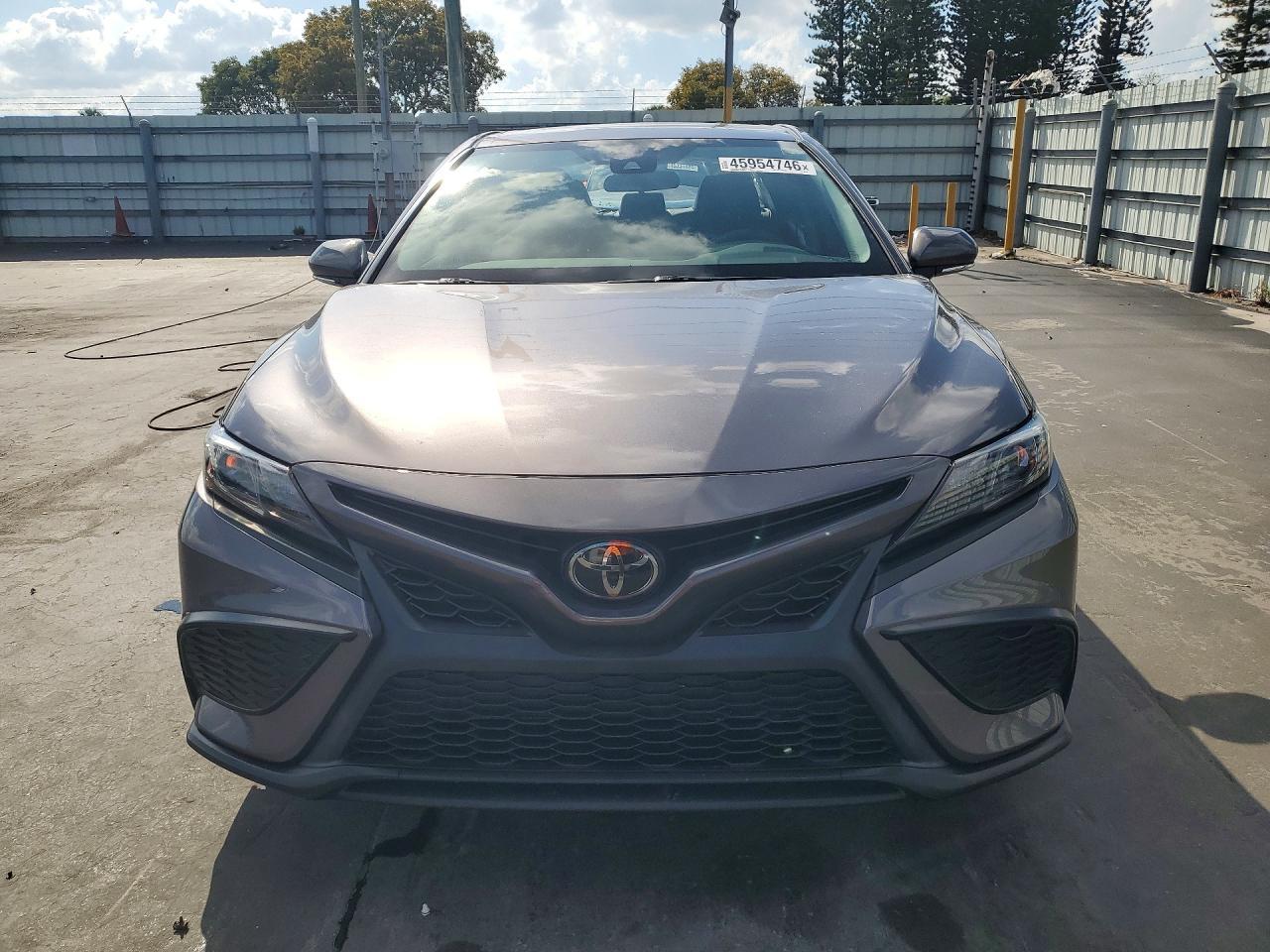 2023 Toyota Camry Se - Фото 5