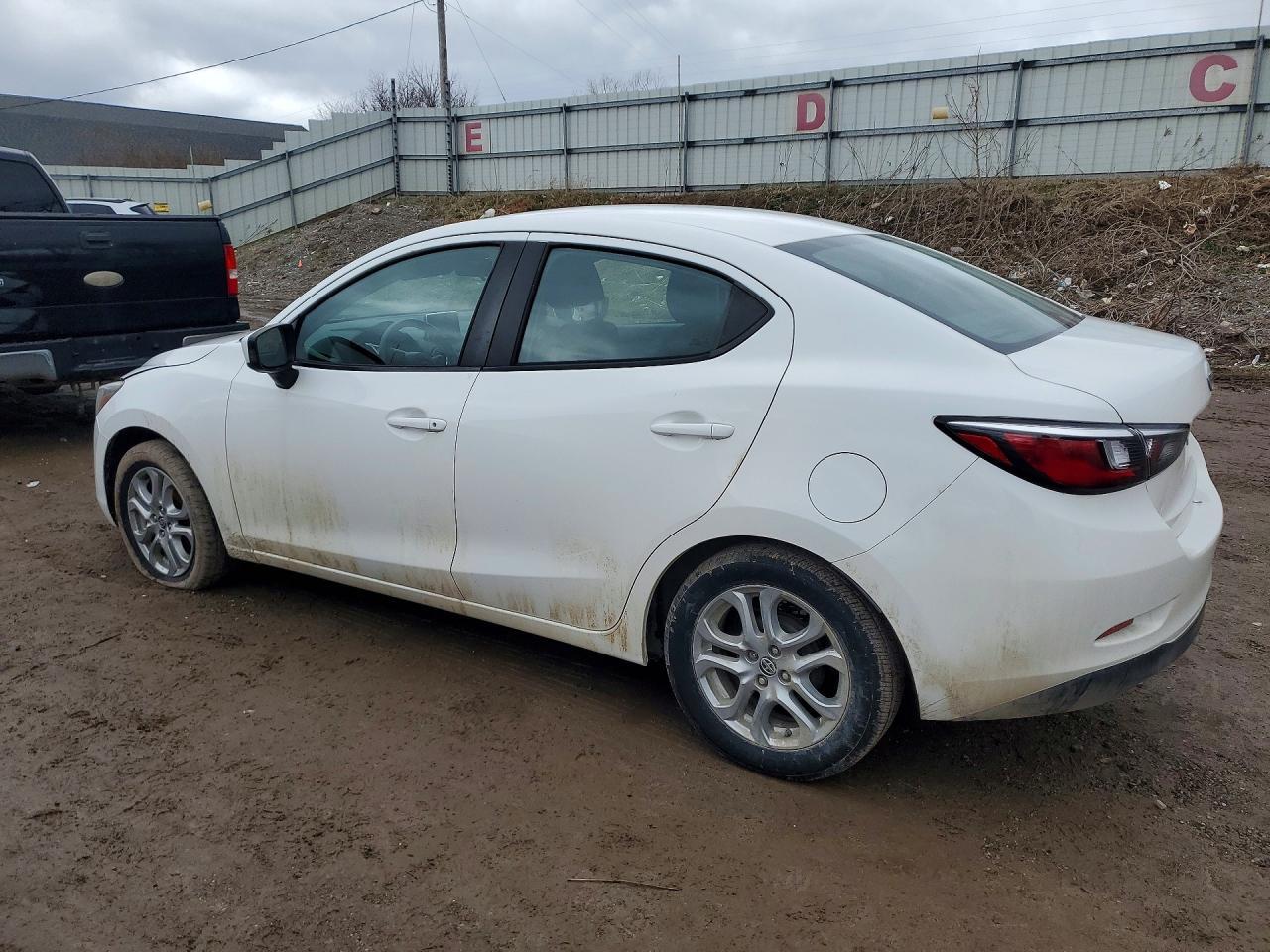 2016 Scion Ia Base - Фото 2