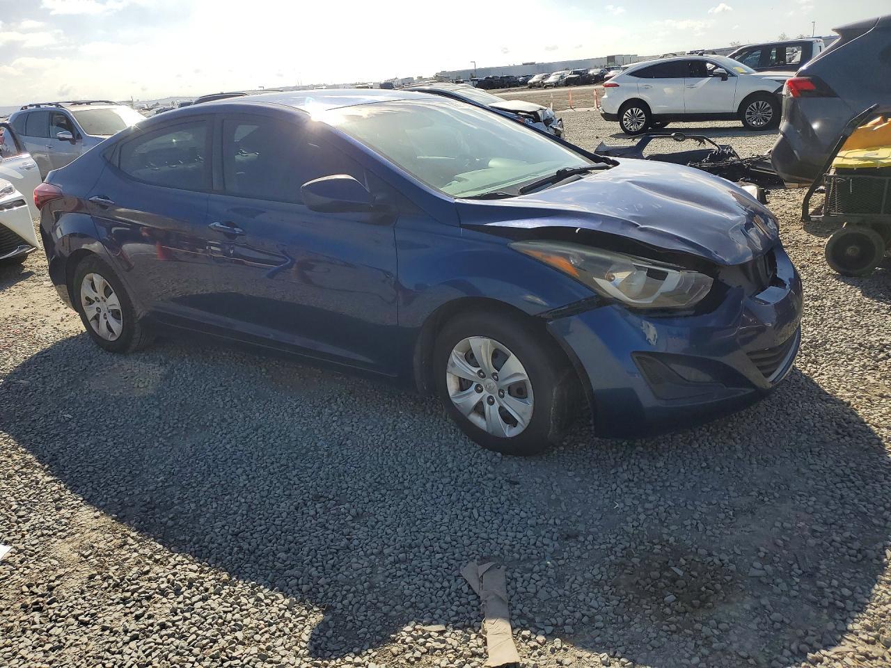 2016 Hyundai Elantra Se - Image 4