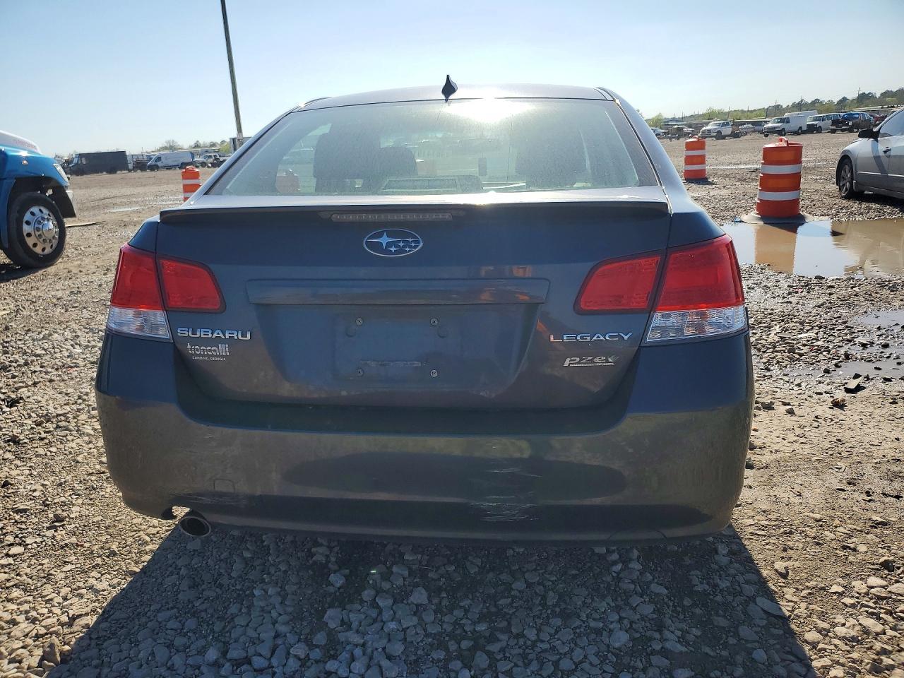 2011 Subaru Legacy 2.5I Limited - Фото 6
