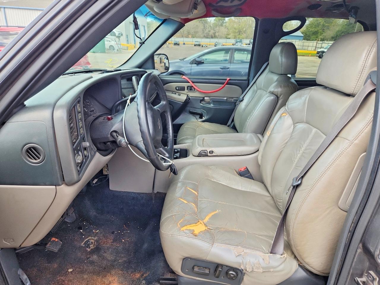 2002 Chevrolet Tahoe K1500 - Image 7