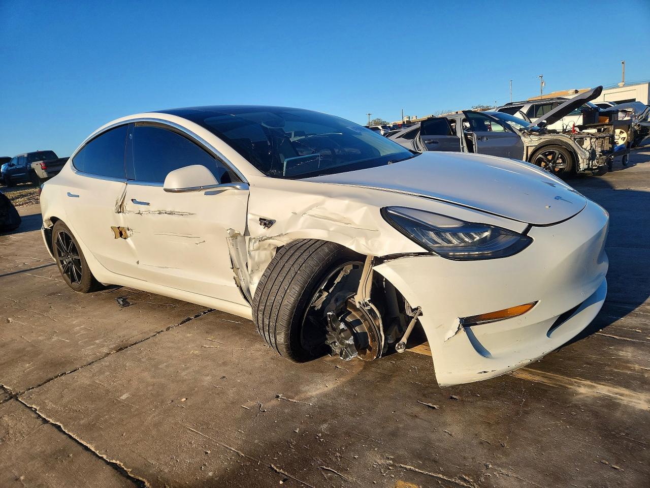 2020 Tesla Model 3 - Фото 4