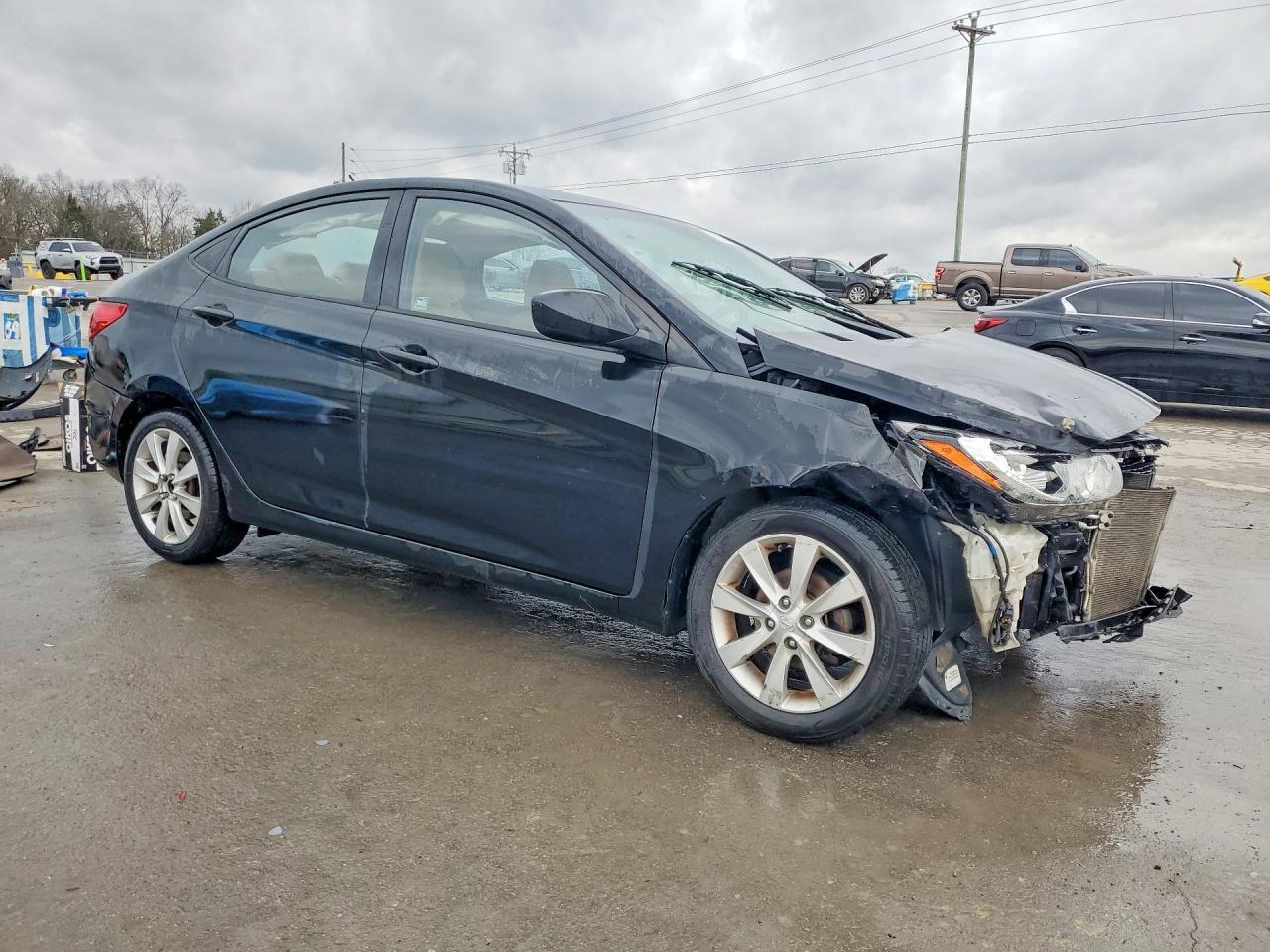 2013 Hyundai Accent Gls - Фото 4