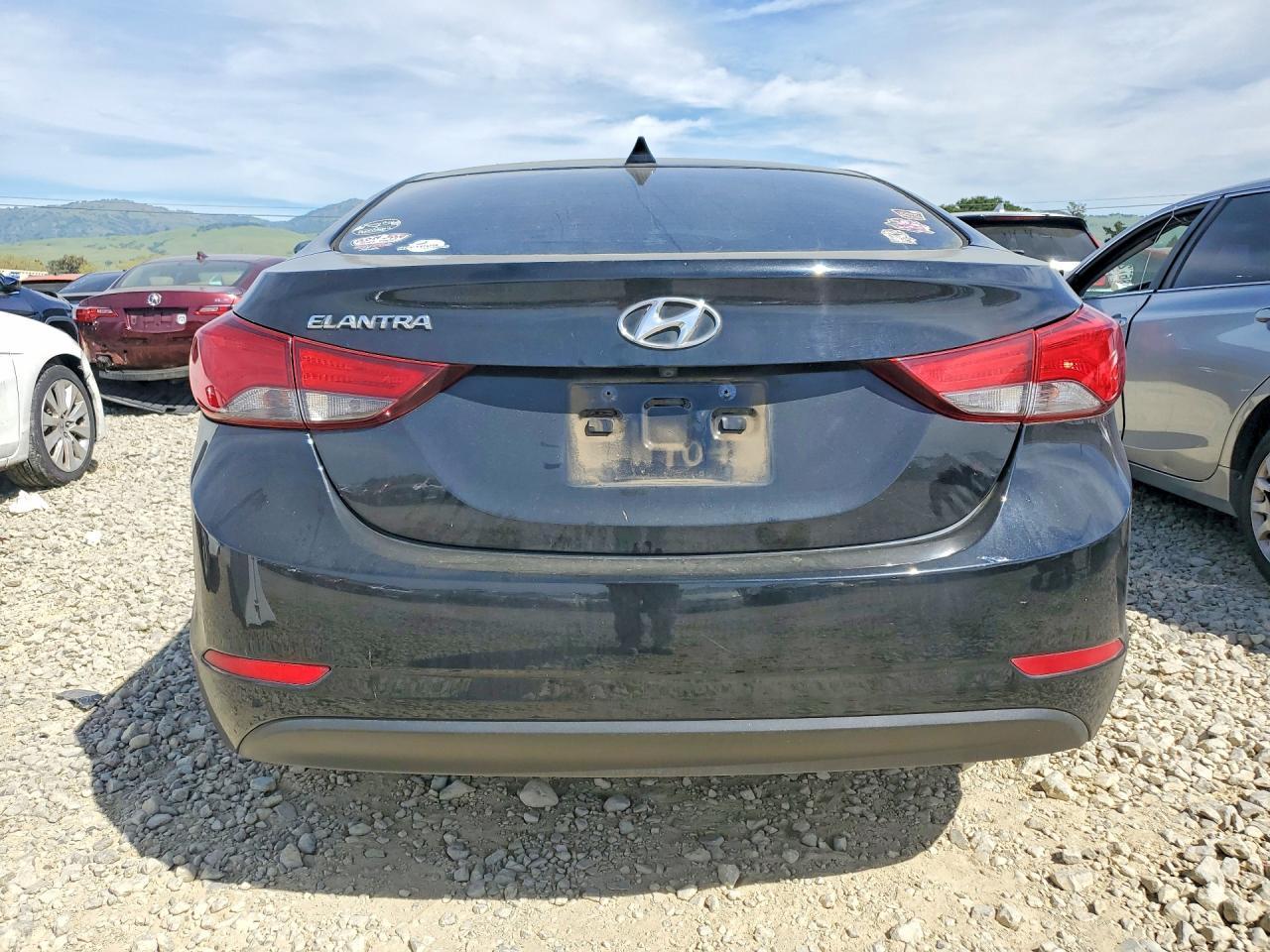 2016 Hyundai Elantra Se - Image 6
