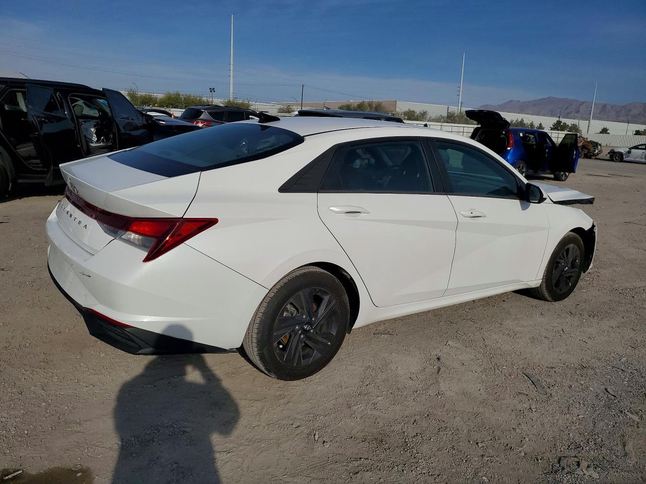 2022 Hyundai Elantra Sel - Фото 3