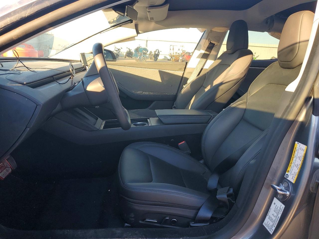 2025 Tesla Model 3 - Image 7