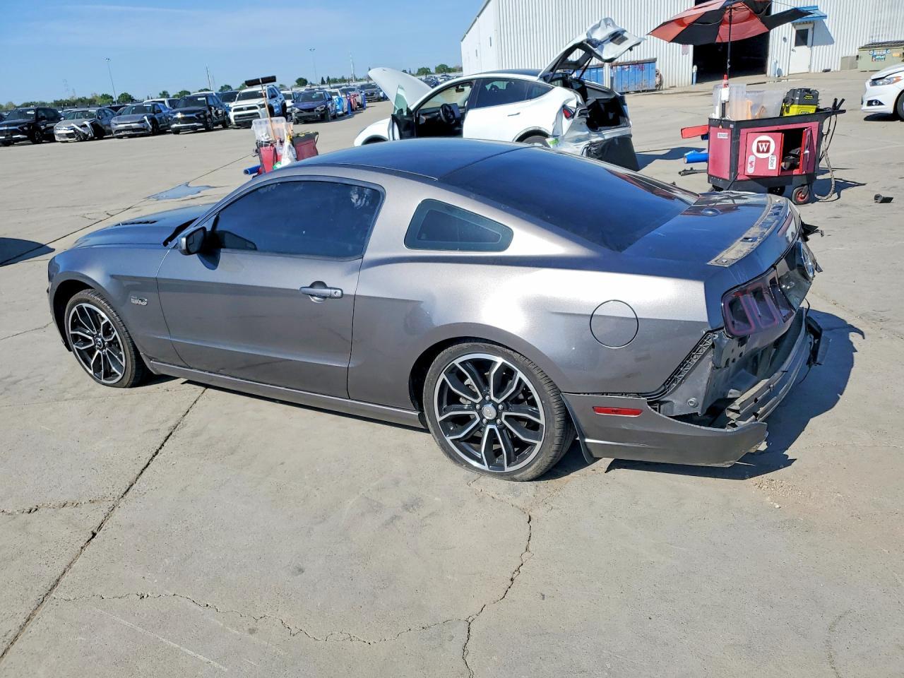 2013 Ford Mustang Gt - Фото 2