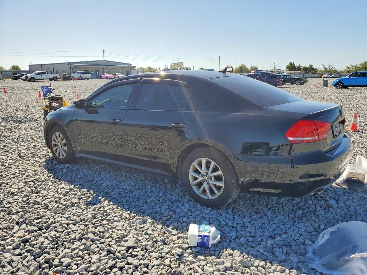 2014 Volkswagen Passat S - Фото 2