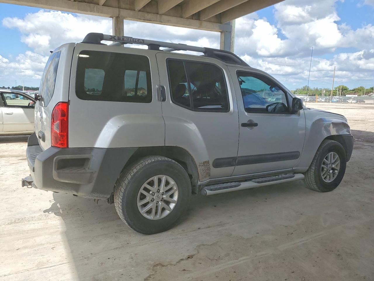 2014 Nissan Xterra S - Фото 3
