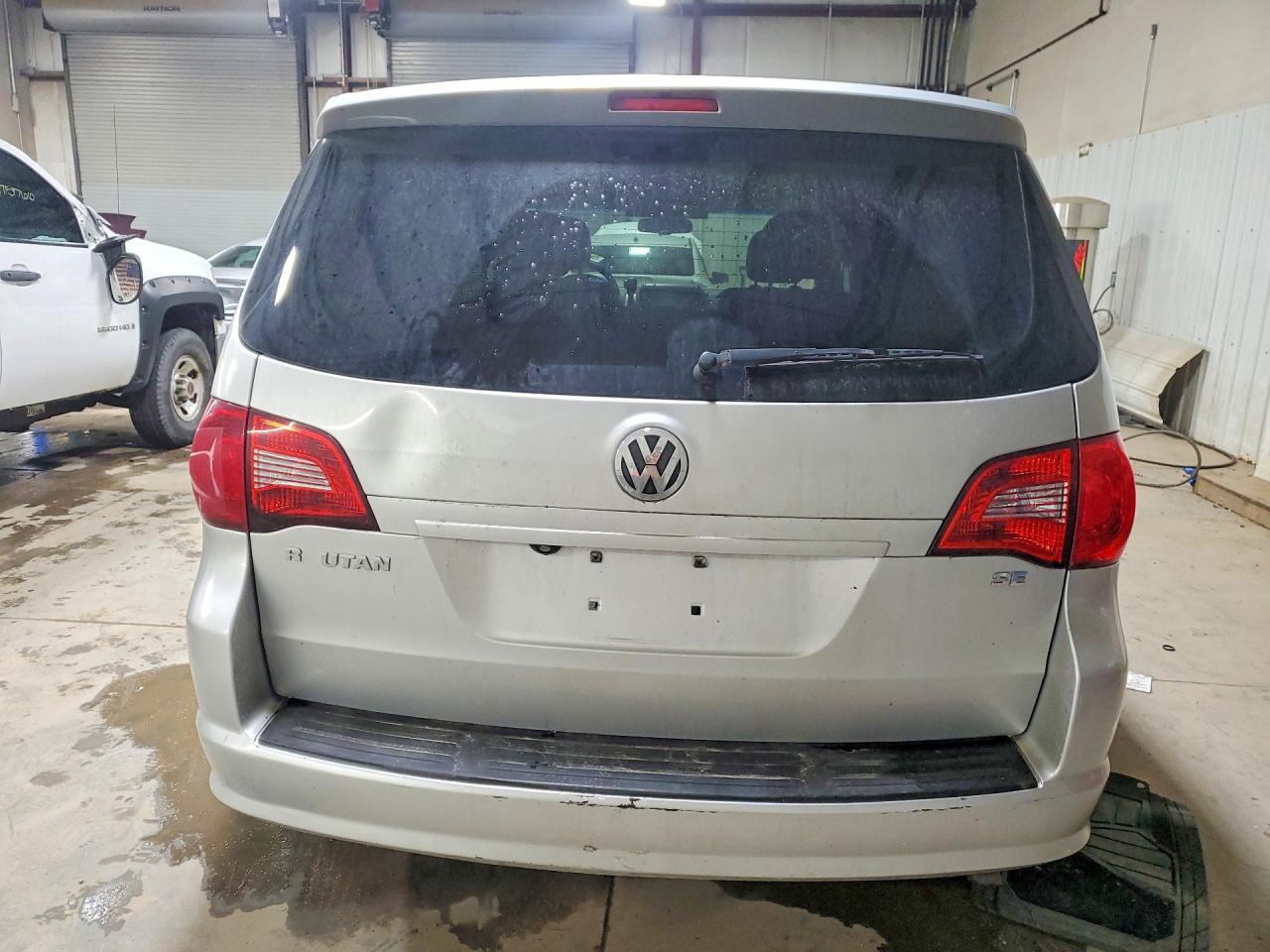 2010 Volkswagen Routan Se - Фото 6