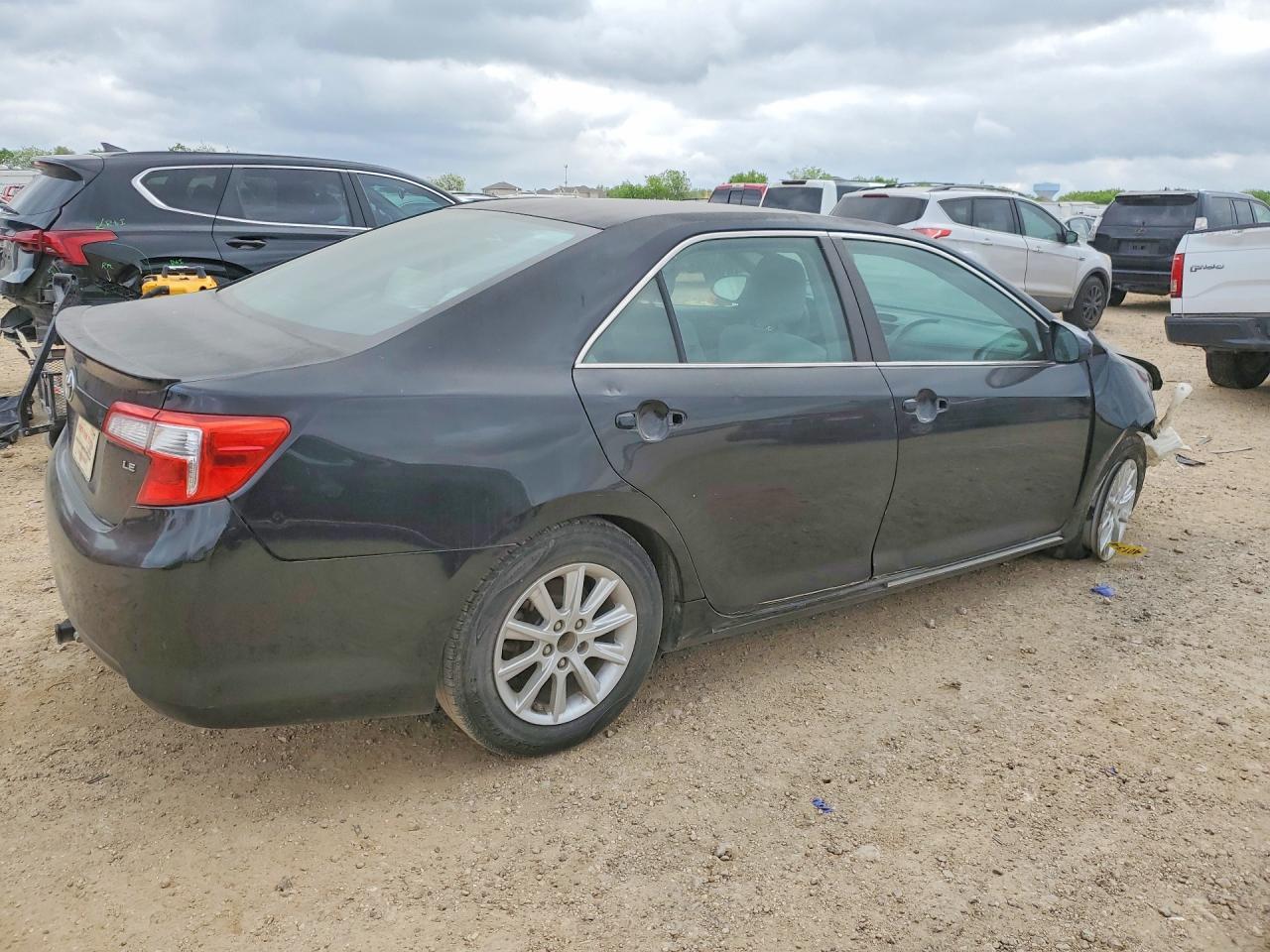 2012 Toyota Camry Le A - Фото 3