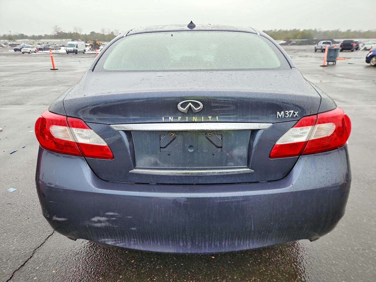 2011 Infiniti M37 X - Image 6