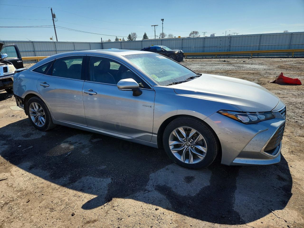 2019 Toyota Avalon Hybrid Xle - Image 4