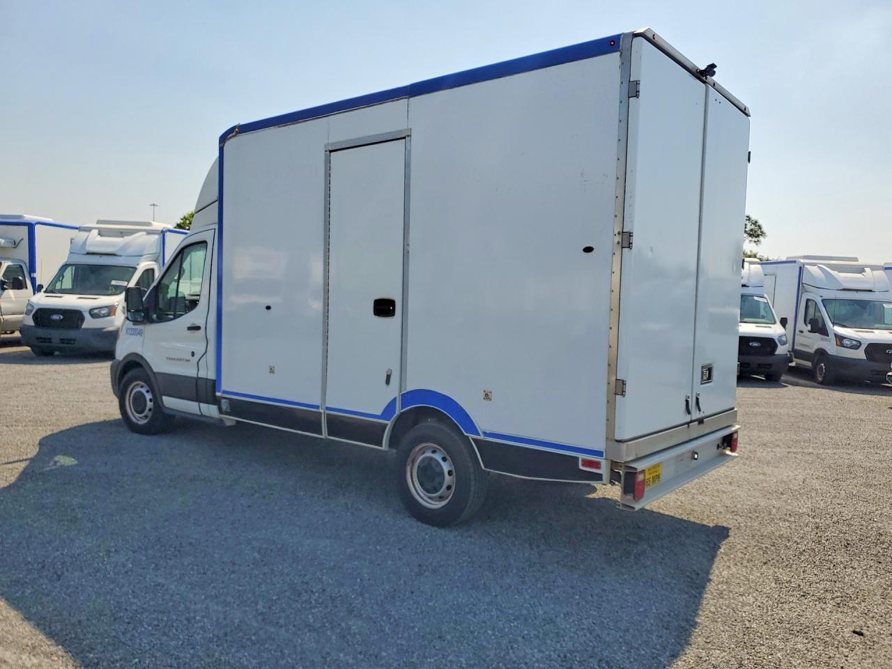 2020 Ford Transit Delivery Truck - Фото 2