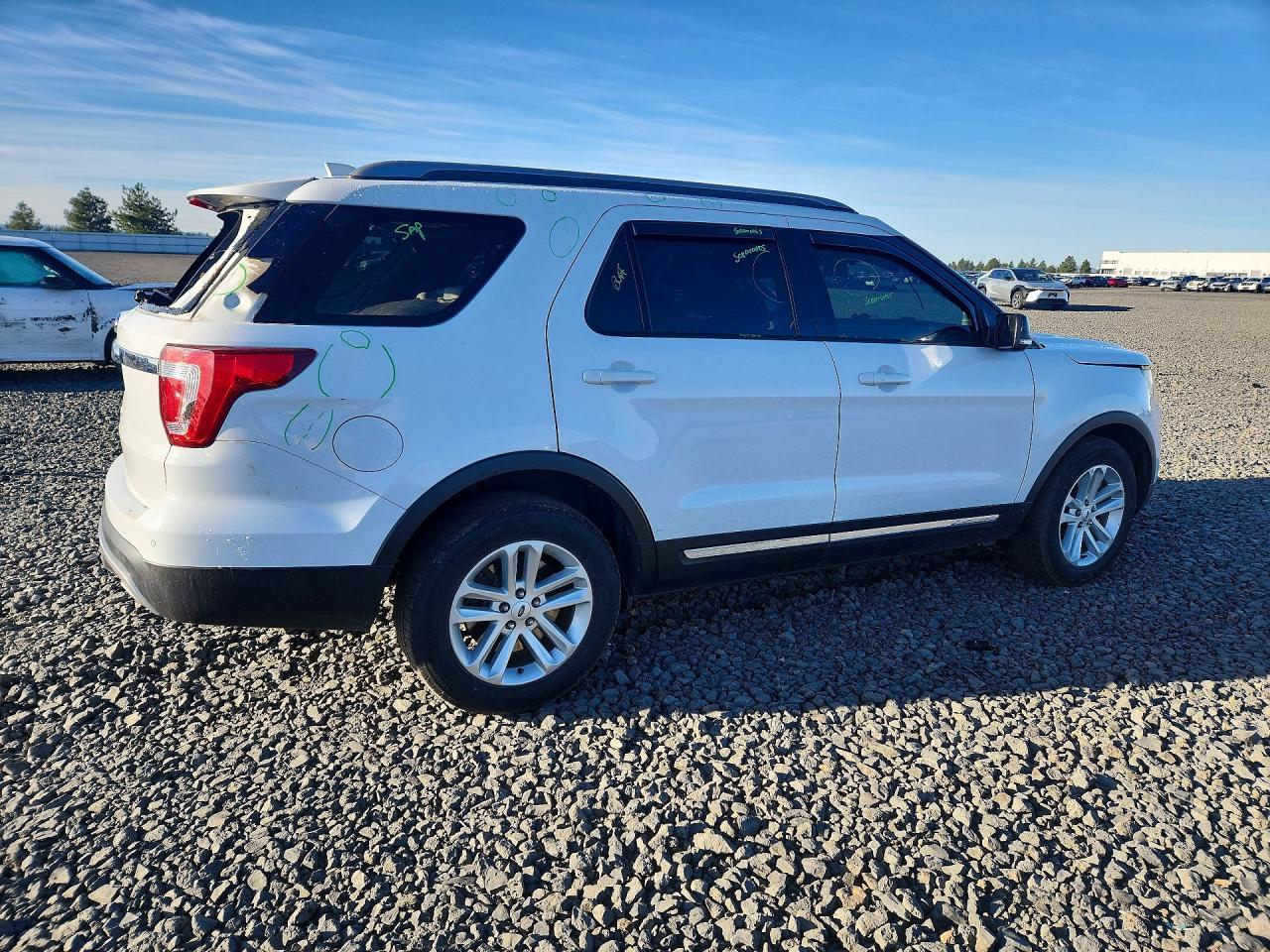 2017 Ford Explorer Xlt - Image 3