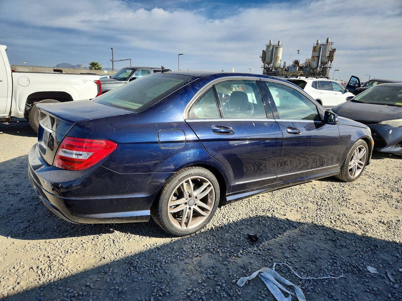 2014 Mercedes-Benz C 250 - Фото 3
