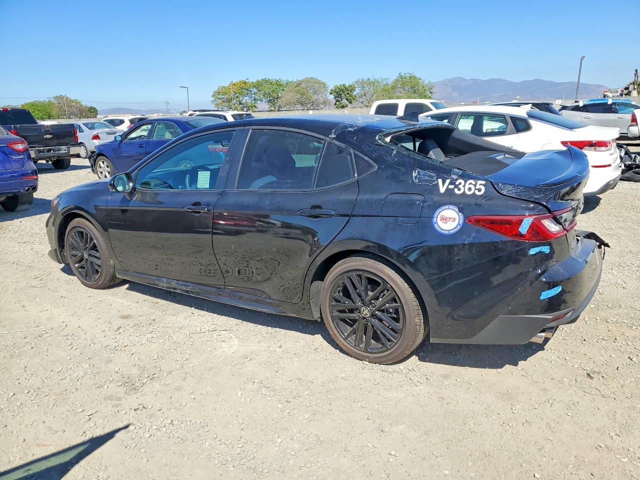 2025 Toyota Camry Se - Фото 2
