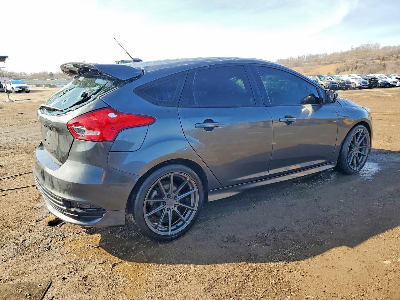 2018 Ford Focus St - Фото 3