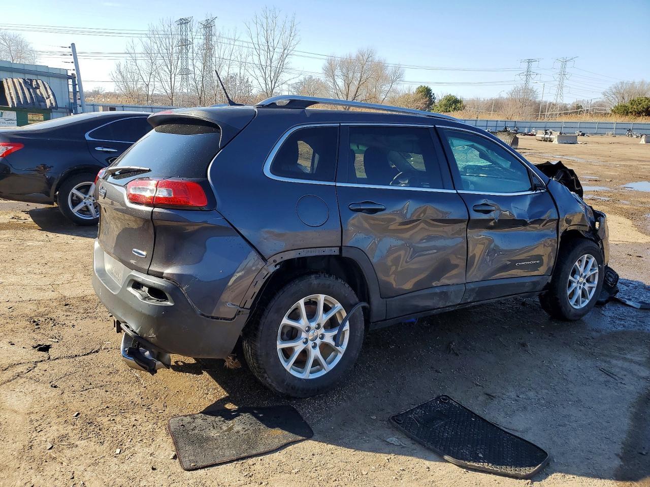 2017 Jeep Cherokee Latitude - Image 3