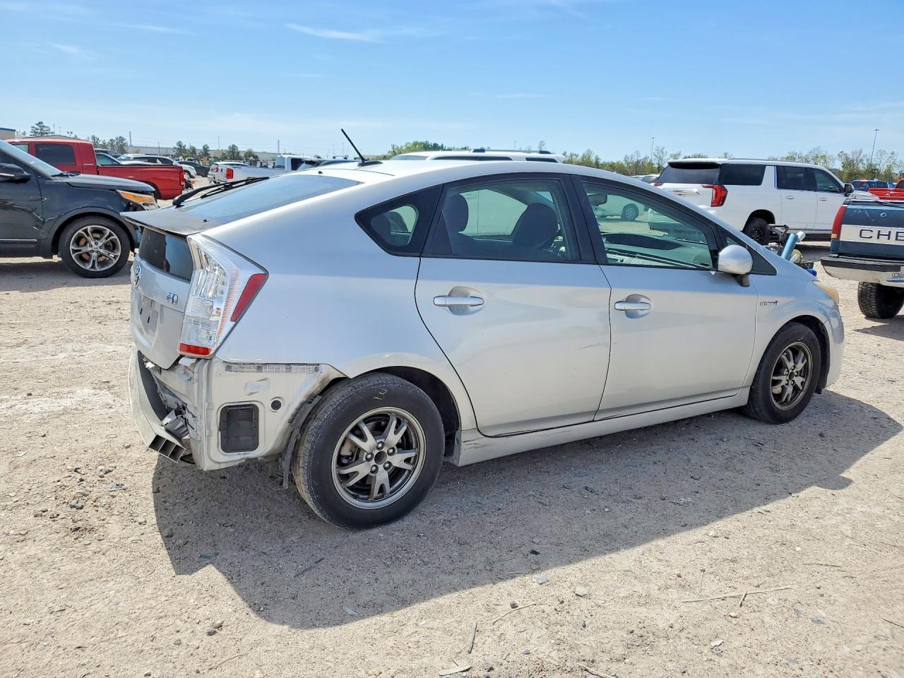 2011 Toyota Prius Three - Фото 3
