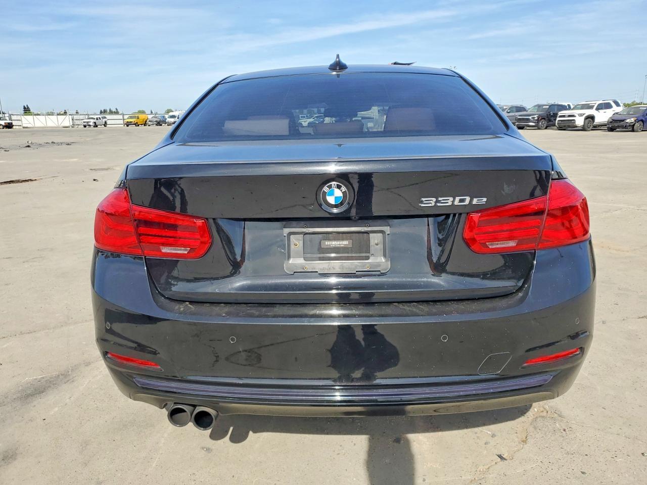 2017 BMW 330E - Фото 6