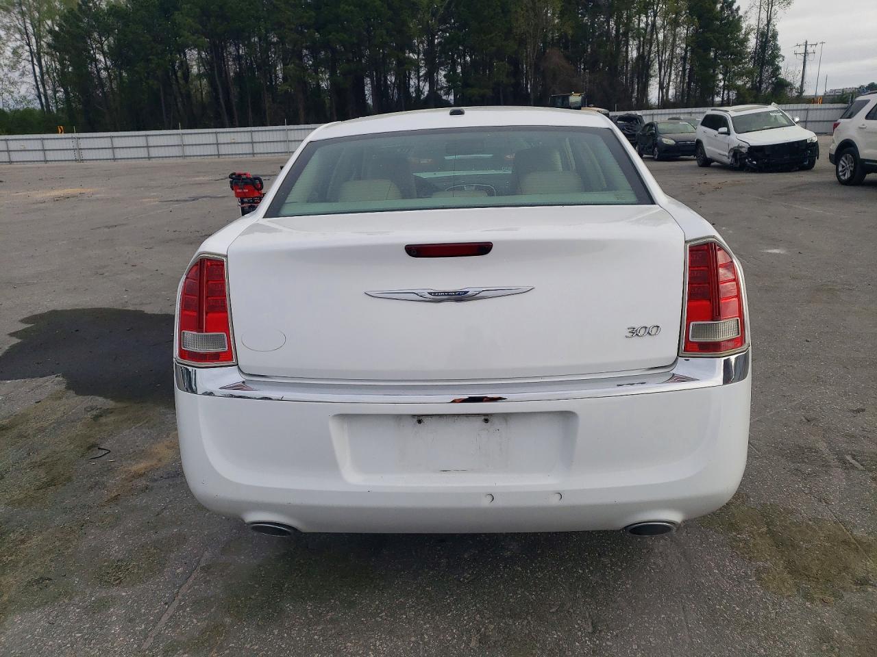 2012 Chrysler 300 Limited - Image 6