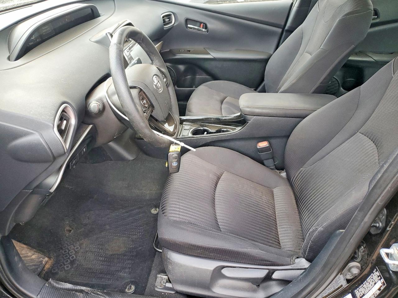 2022 Toyota Prius Prime Le - Фото 7