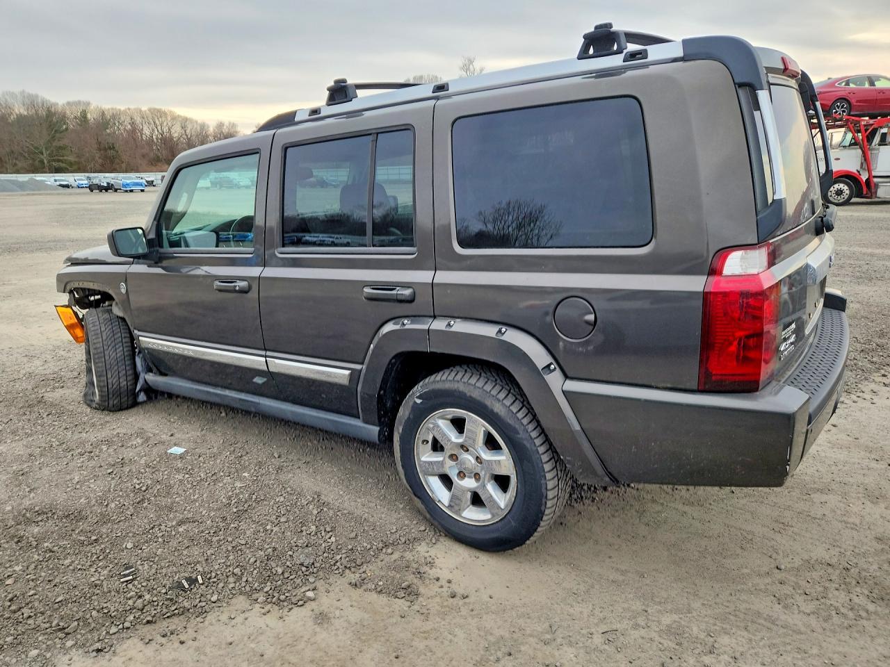 2006 Jeep Commander Limited - Image 2