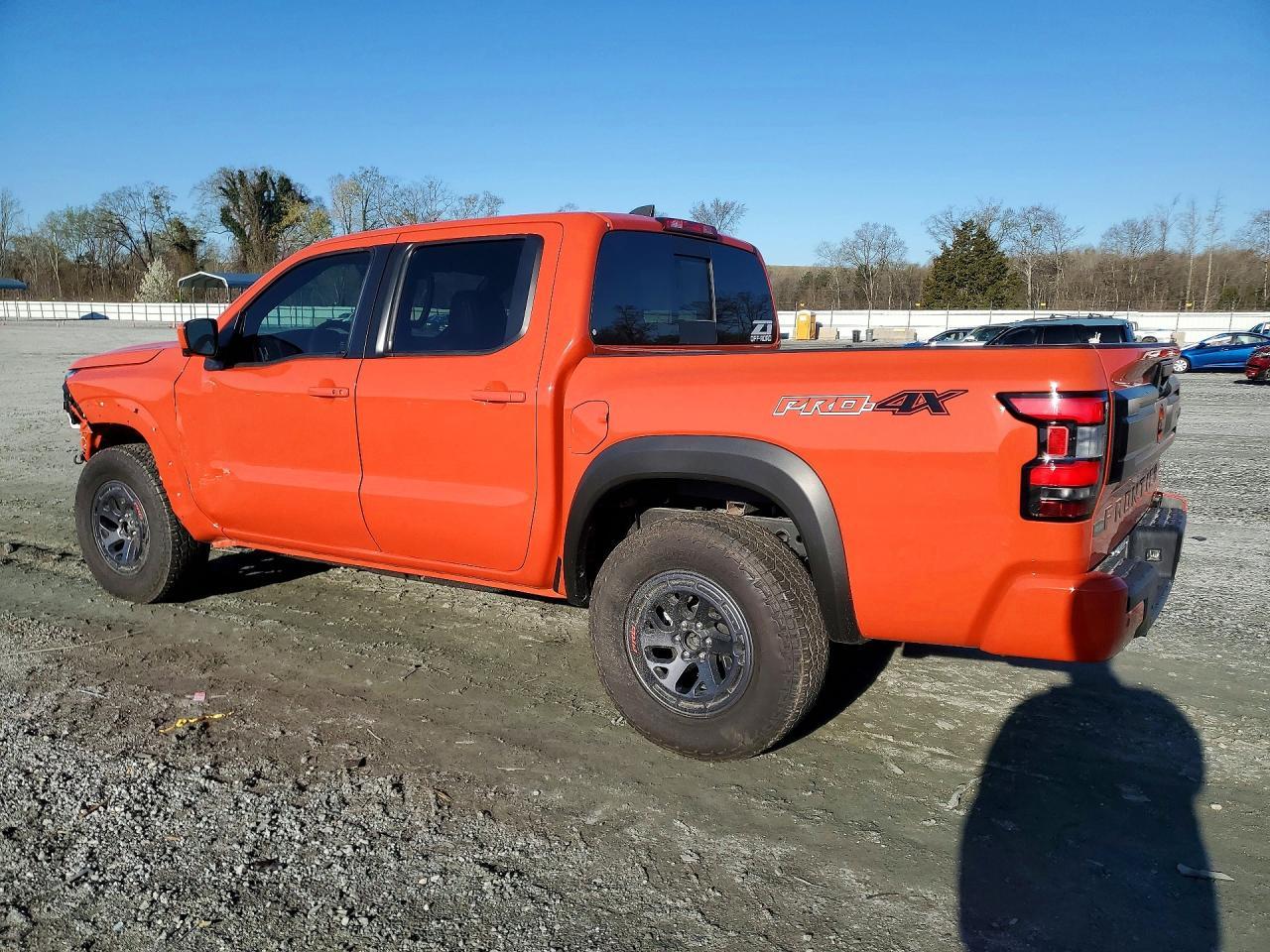 2025 Nissan Frontier Pro-4X - Фото 2