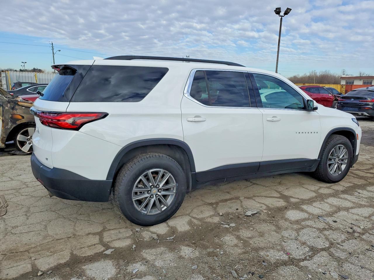 2023 Chevrolet Traverse Lt - Image 3