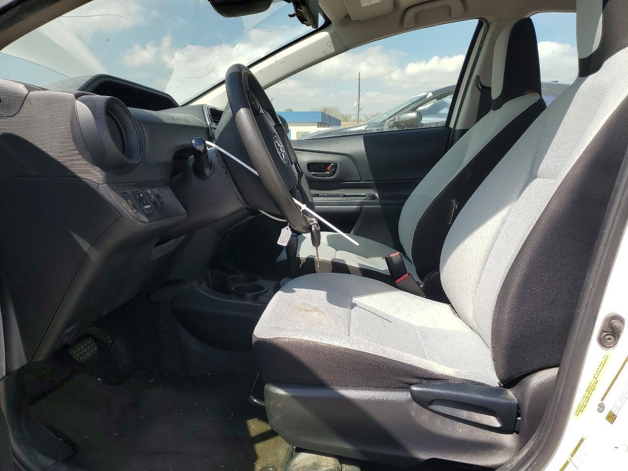 2018 Toyota Prius C One - Фото 7