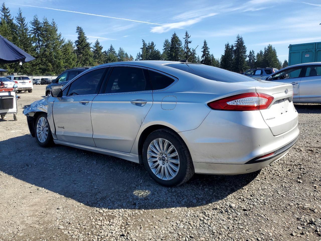 2013 Ford Fusion Se Hybrid - Image 2