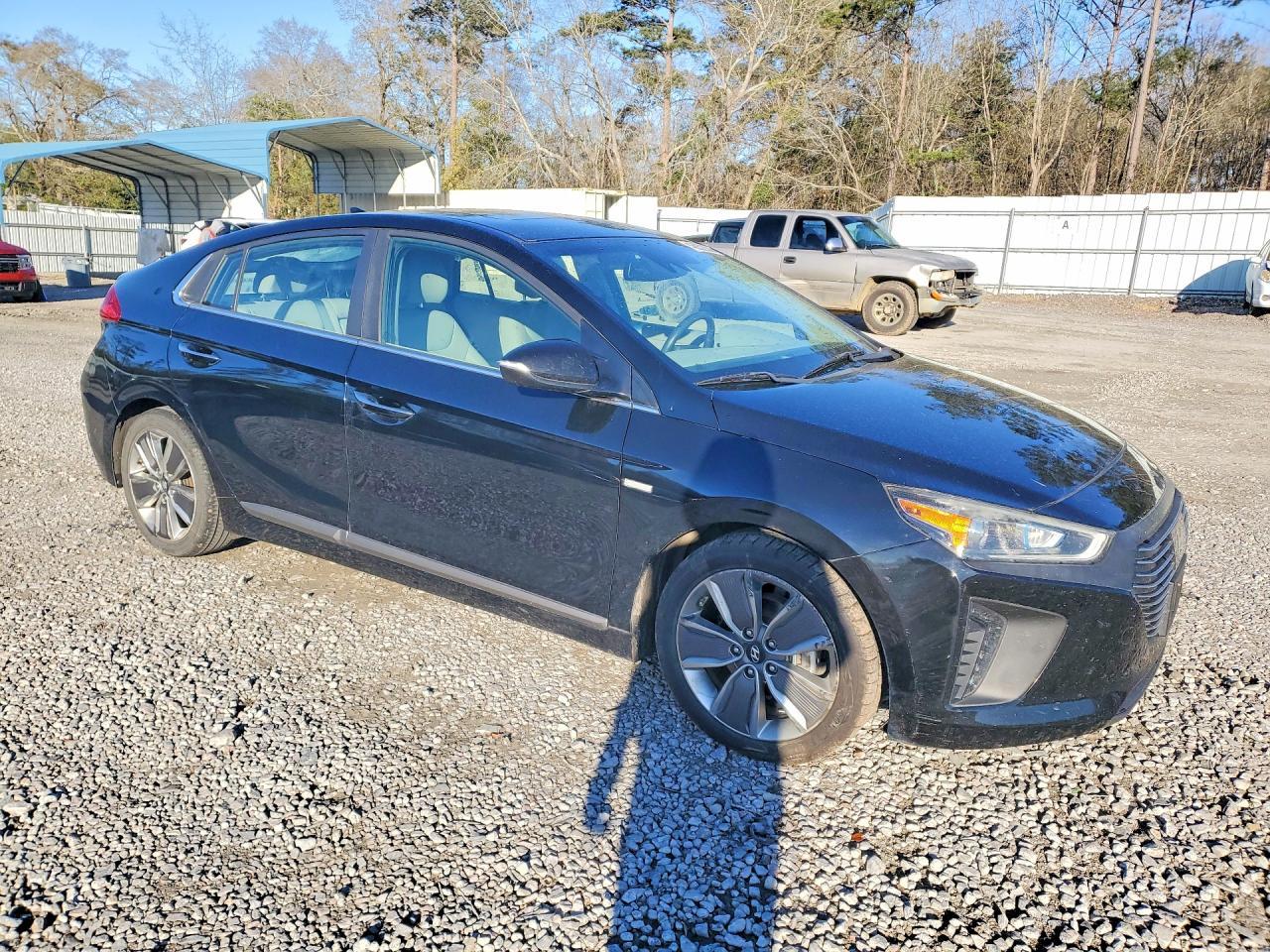 2017 Hyundai Ioniq Hybrid Limited - Image 4