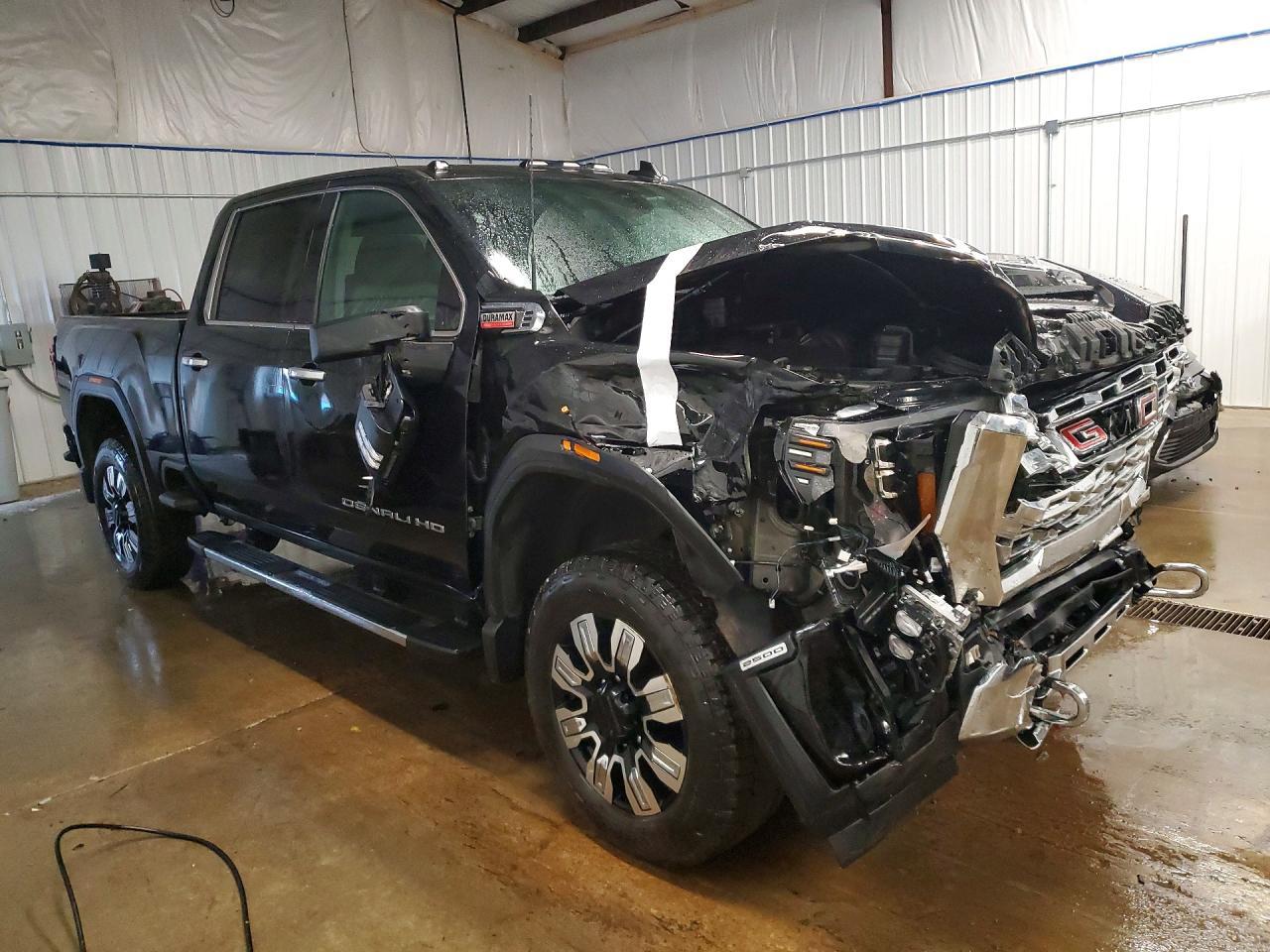 2026 GMC Sierra K2500 Denali - Image 4