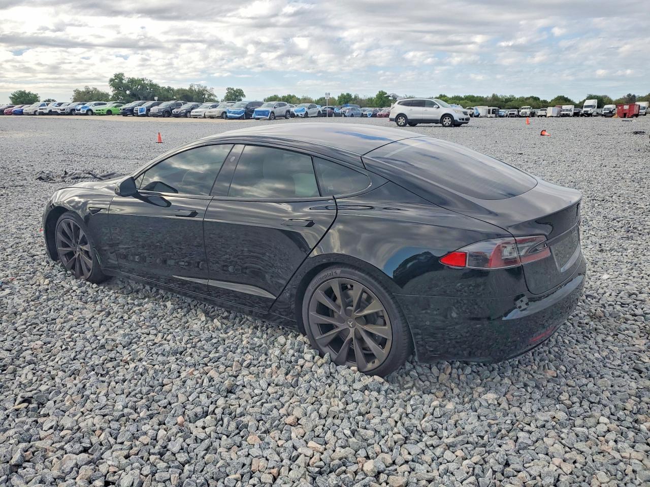2020 Tesla Model S - Фото 2