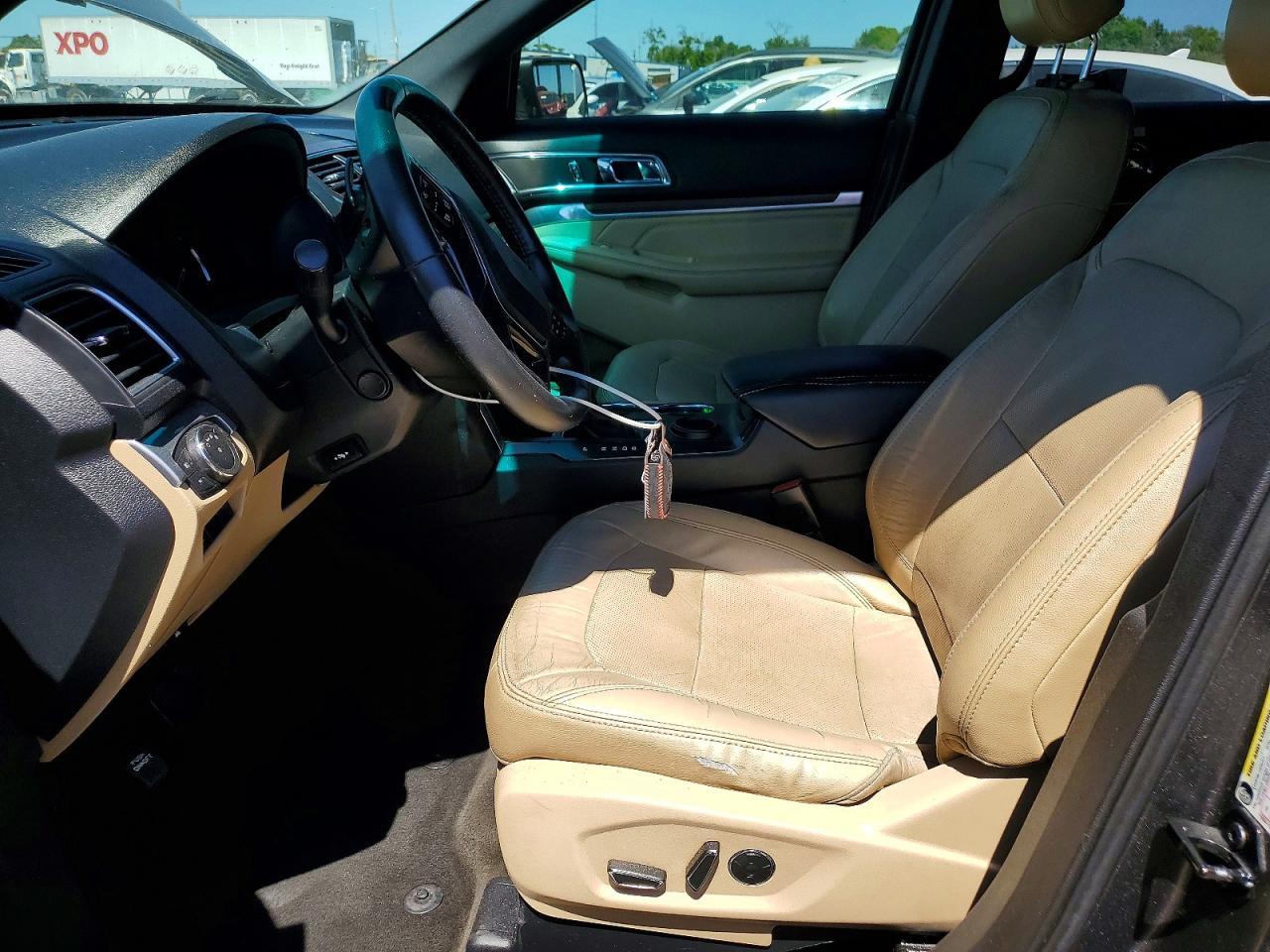 2016 Ford Explorer Limited - Image 7
