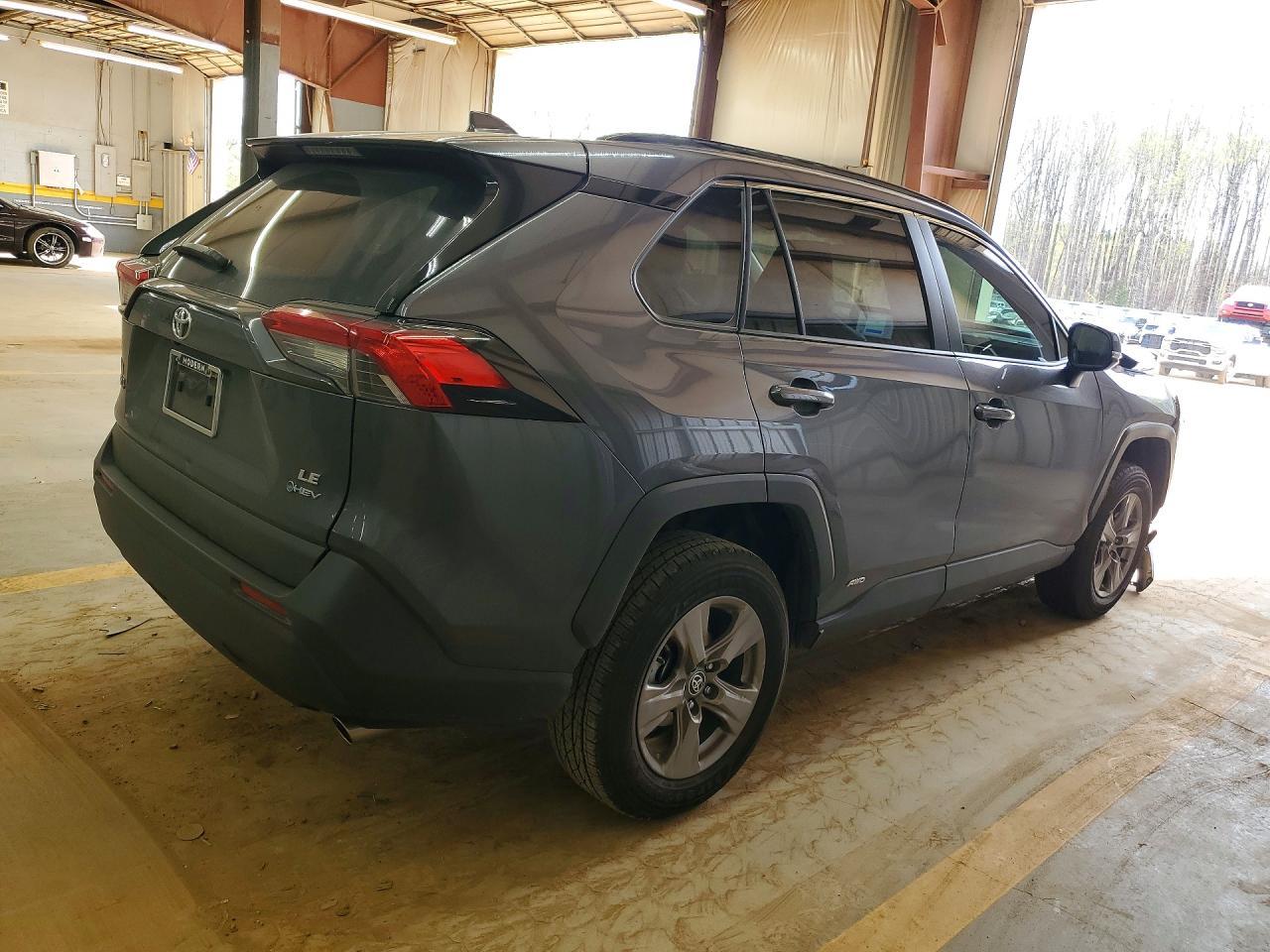 2025 Toyota Rav4 Hybrid Le - Image 3