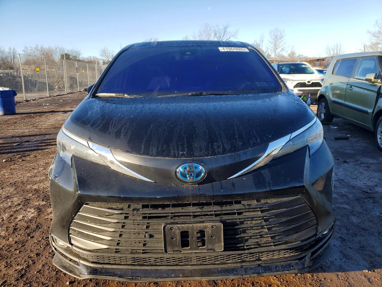 2025 Toyota Sienna Xle 7-Passenger - Фото 5