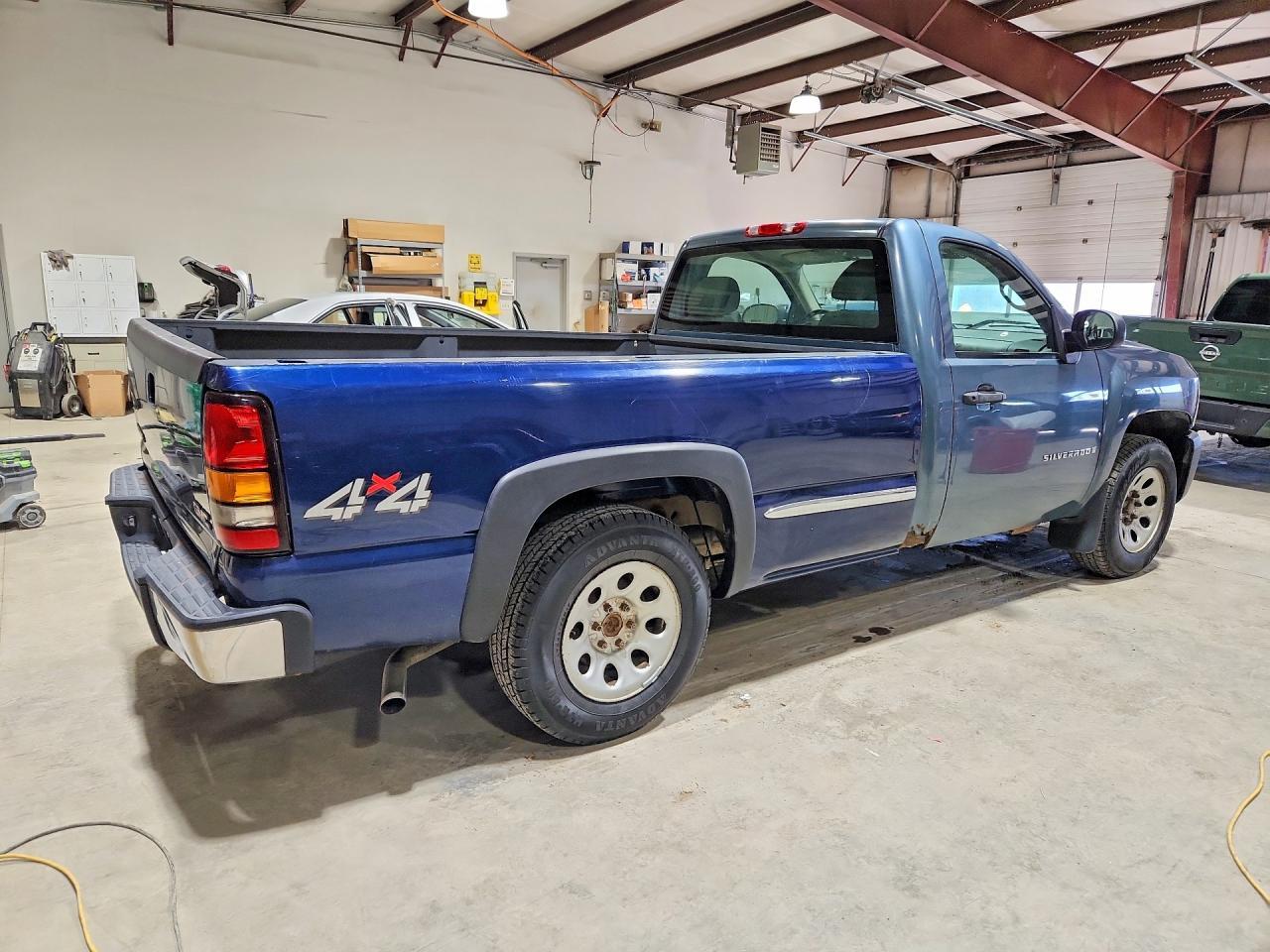 2007 Chevrolet Silverado K1500 - Image 3