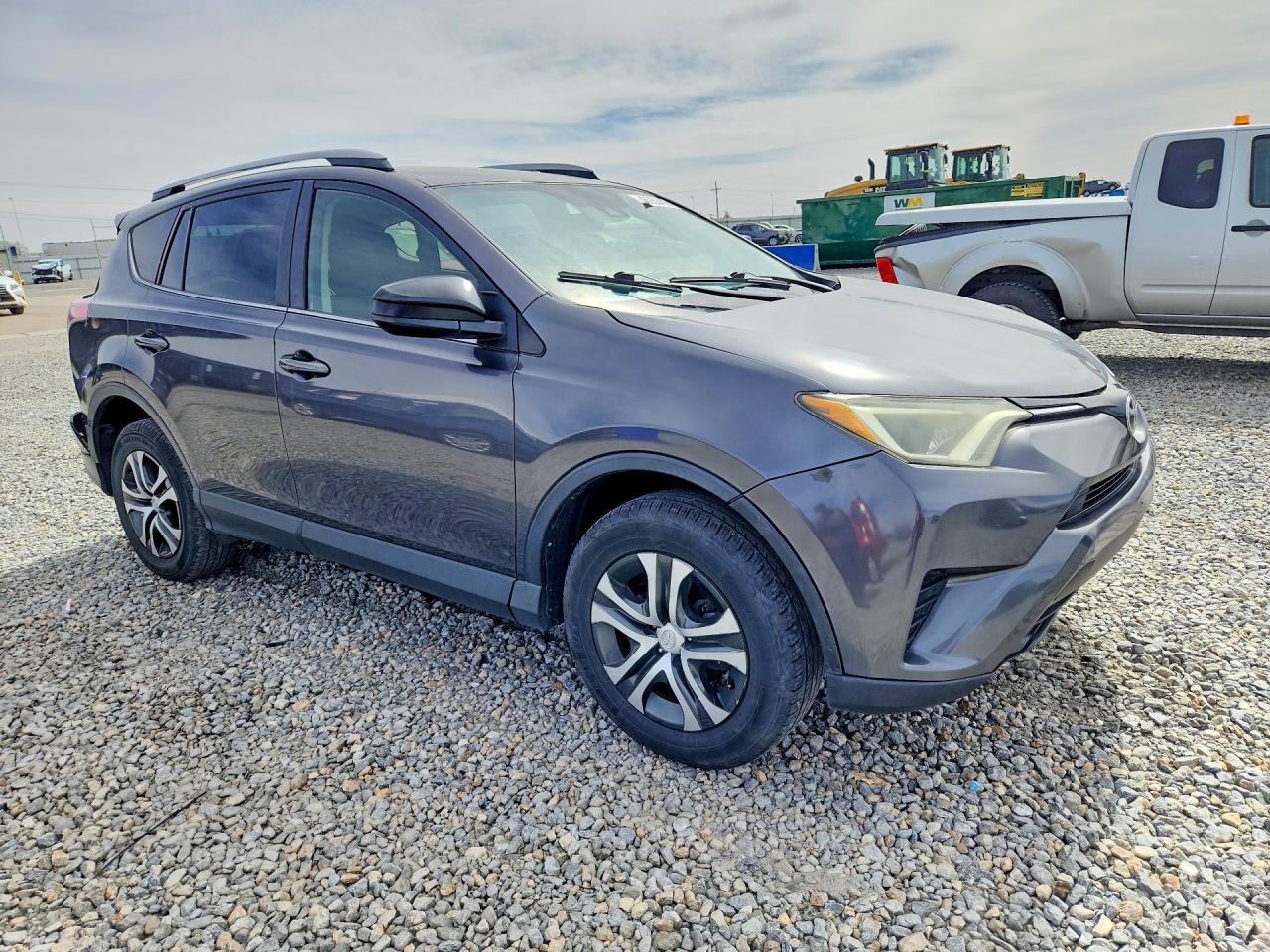 2017 Toyota Rav4 Le - Image 4