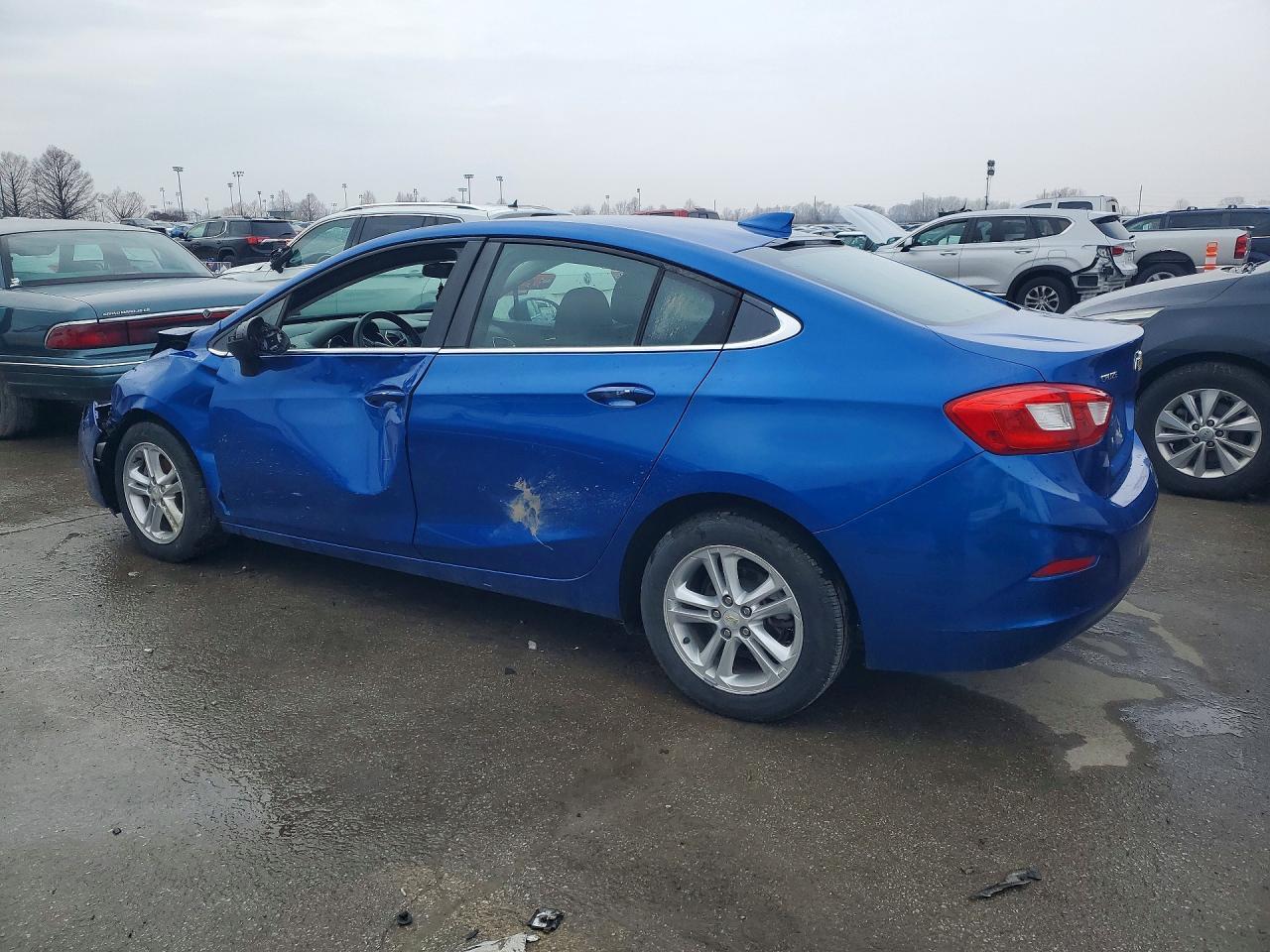 2016 Chevrolet Cruze Lt - Image 2