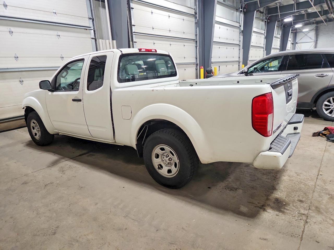 2017 Nissan Frontier S - Фото 2