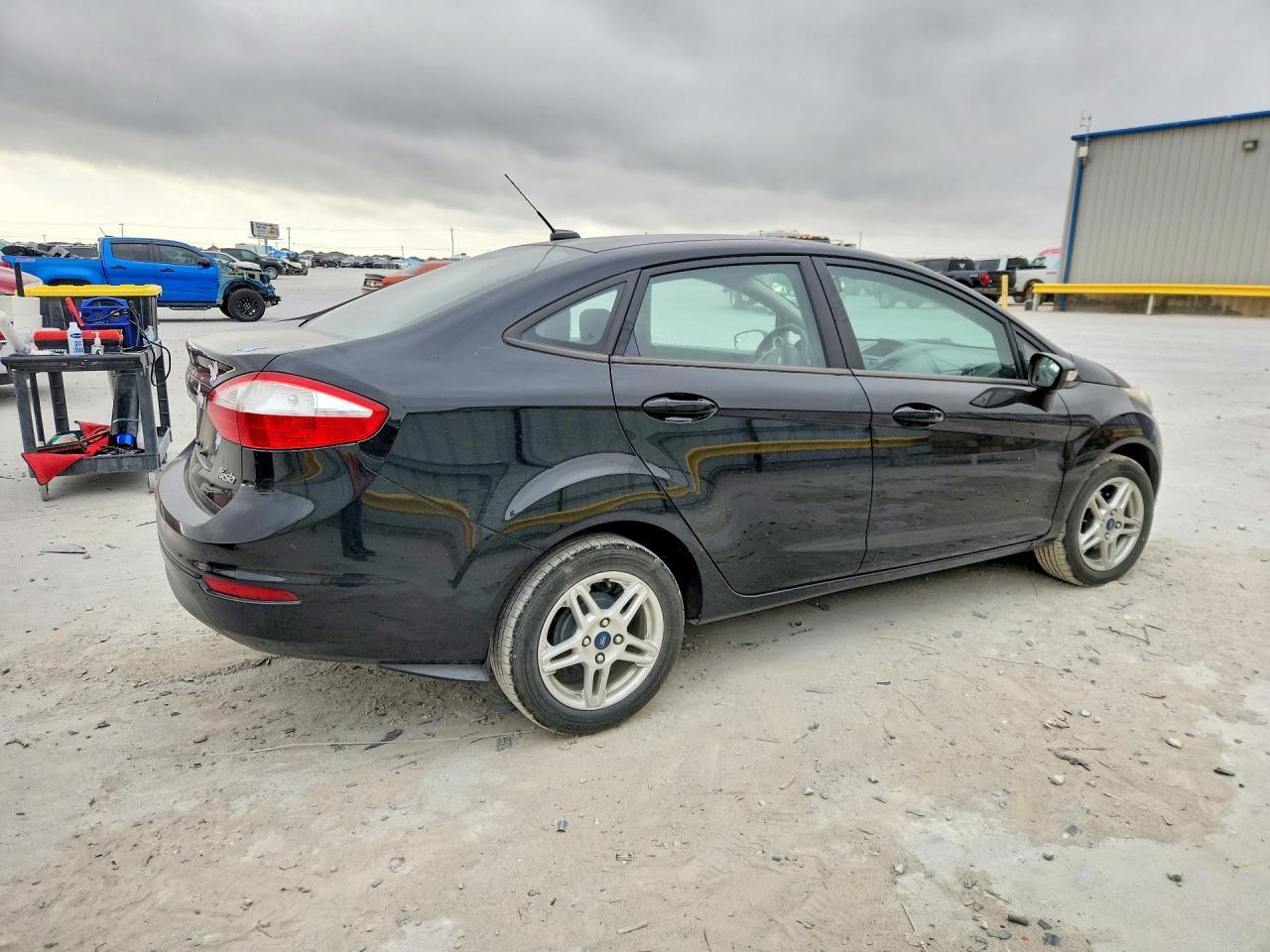 2019 Ford Fiesta Se - Image 3